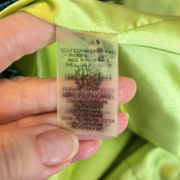 T Tahari navy blue sheath w/print band green & blue zipper & green lining - Picture 14 of 15